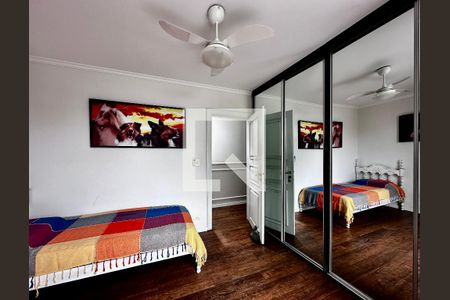 Casa à venda com 254m², 5 quartos e 2 vagasQuarto 4