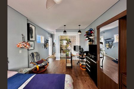 Casa à venda com 254m², 5 quartos e 2 vagasSuíte 2 fundos