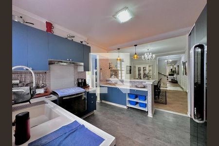 Casa à venda com 254m², 5 quartos e 2 vagasCozinha