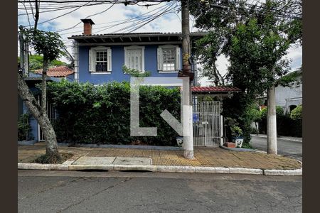 Casa à venda com 254m², 5 quartos e 2 vagasFachada