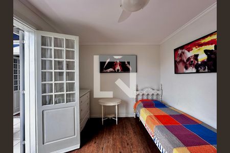 Casa à venda com 254m², 5 quartos e 2 vagasQuarto 4