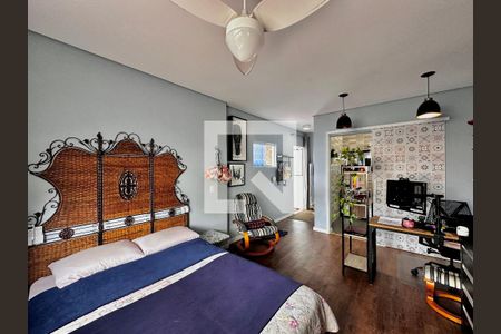 Casa à venda com 254m², 5 quartos e 2 vagasSuíte 2 fundos