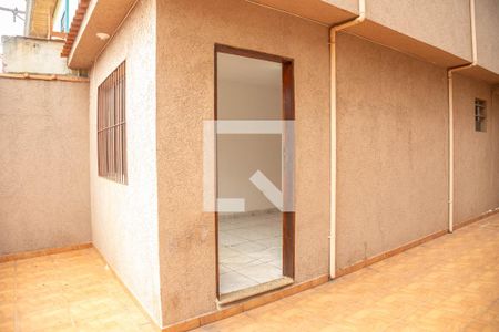 Casa para alugar com 80m², 2 quartos e 1 vagaÁrea comum