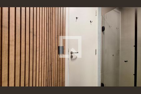 Banheiro de apartamento para alugar com 1 quarto, 30m² em Bom Retiro, São Paulo