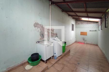 Casa à venda com 300m², 3 quartos e 1 vagaÁrea de Serviço