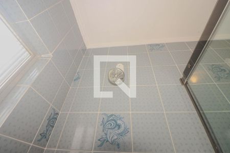 Casa para alugar com 1089m², 5 quartos e 3 vagas Casa para alugar com 1089m², 5 quartos e 3 vagasBanheiro da Suíte