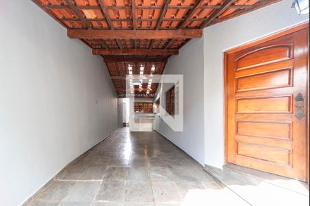 Casa à venda com 300m², 3 quartos e 2 vagasGaragem e Jardim
