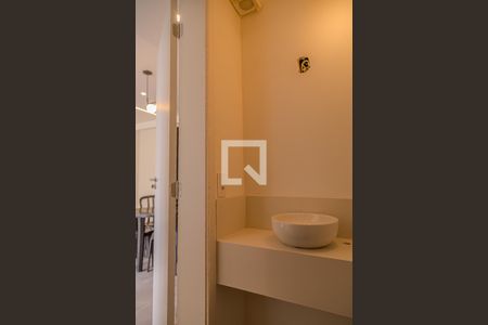 Casa de condomínio à venda com 148m², 2 quartos e 2 vagasLavabo