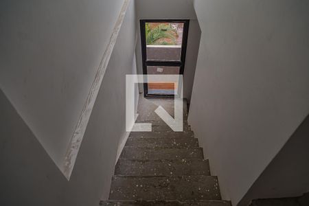 Casa de condomínio à venda com 148m², 2 quartos e 2 vagasEscada