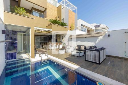 Casa de condomínio à venda com 240m², 4 quartos e 1 vagaÁrea de Lazer