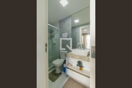 Casa de condomínio à venda com 240m², 4 quartos e 1 vagaBanheiro da Suíte 2