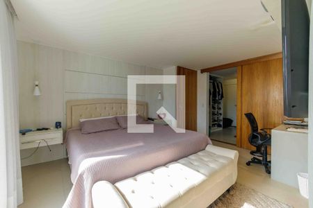 Casa de condomínio à venda com 240m², 4 quartos e 1 vagaSuíte 3