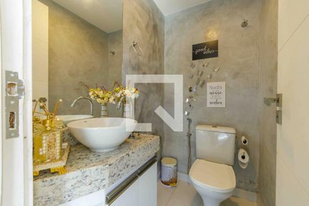 Casa de condomínio à venda com 240m², 4 quartos e 1 vagaLavabo 2