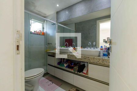 Casa de condomínio à venda com 240m², 4 quartos e 1 vagaBanheiro da Suíte 1