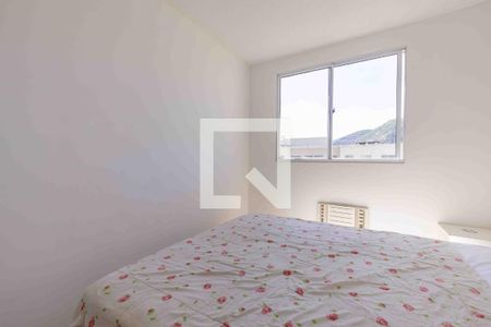 Quarto 1 de apartamento para alugar com 2 quartos, 44m² em Vargem Pequena, Rio de Janeiro