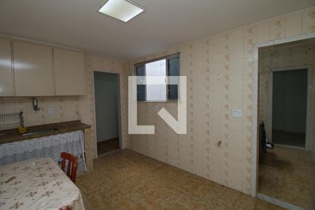 Apartamento à venda com 90m², 2 quartos e 2 vagasCozinha