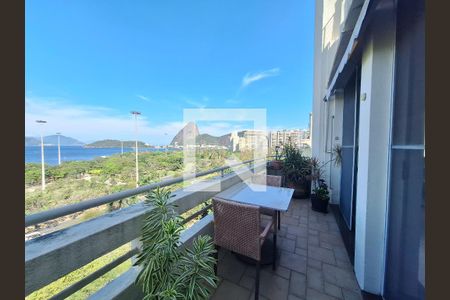 Apartamento à venda com 220m², 2 quartos e sem vagaVaranda