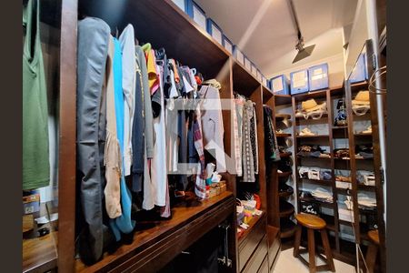 Apartamento à venda com 220m², 2 quartos e sem vagaCloset