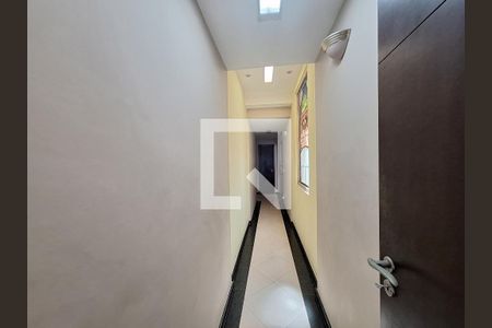 Apartamento à venda com 220m², 2 quartos e sem vagaCorredor 