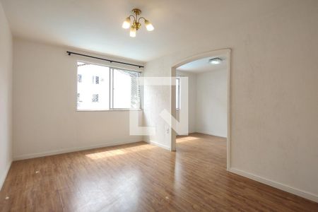Sala 1 de apartamento para alugar com 2 quartos, 50m² em Anil, Rio de Janeiro