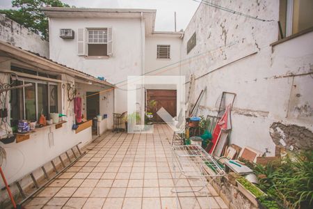 Casa para alugar com 220m², 4 quartos e 4 vagasQuintal