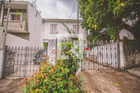 Casa para alugar com 220m², 4 quartos e 4 vagasFachada