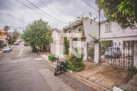 Casa para alugar com 220m², 4 quartos e 4 vagasFachada