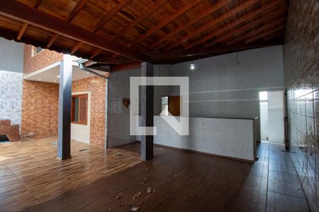 Casa para alugar com 150m², 2 quartos e 2 vagas Casa para alugar com 150m², 2 quartos e 2 vagasCozinha e Sala de Jantar