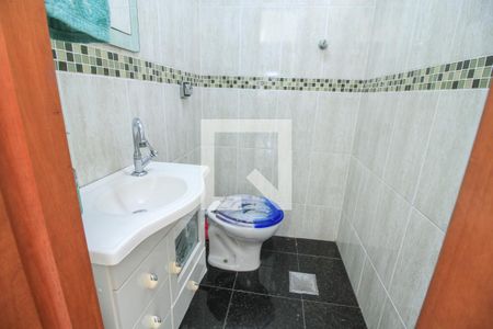 Casa à venda com 300m², 3 quartos e 2 vagas Casa à venda com 300m², 3 quartos e 2 vagasLavabo