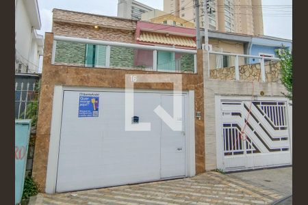 Casa à venda com 300m², 3 quartos e 2 vagas Casa à venda com 300m², 3 quartos e 2 vagasFachada