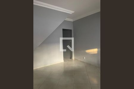 Casa à venda com 132m², 3 quartos e 2 vagasSala