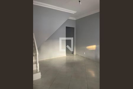 Casa à venda com 132m², 3 quartos e 2 vagasSala