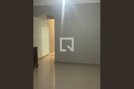 Casa à venda com 132m², 3 quartos e 2 vagasSala/Quarto
