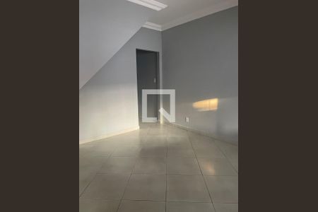 Casa à venda com 132m², 3 quartos e 2 vagasSala
