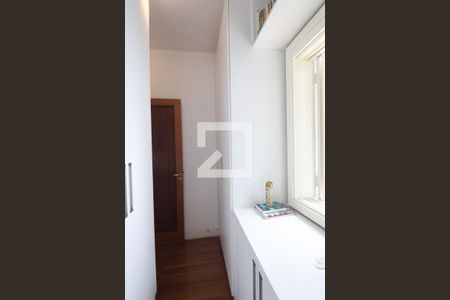 Casa à venda com 245m², 3 quartos e 4 vagasCloset