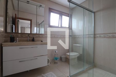 Casa à venda com 245m², 3 quartos e 4 vagasBanheiro da Suíte