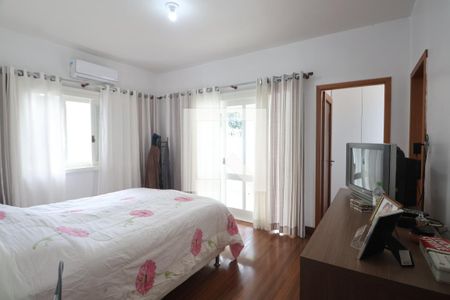 Casa à venda com 245m², 3 quartos e 4 vagasSuíte