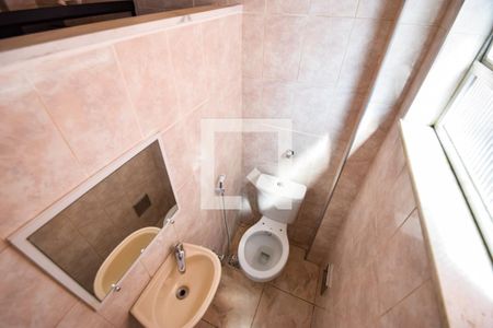 Casa de condomínio para alugar com 66m², 2 quartos e sem vaga Casa de condomínio para alugar com 66m², 2 quartos e sem vagaBanheiro do Quarto 2 - Suíte