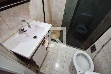 Casa de condomínio para alugar com 66m², 2 quartos e sem vaga Casa de condomínio para alugar com 66m², 2 quartos e sem vagaBanheiro Social