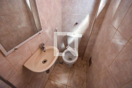 Casa de condomínio para alugar com 66m², 2 quartos e sem vaga Casa de condomínio para alugar com 66m², 2 quartos e sem vagaBanheiro do Quarto 2 - Suíte