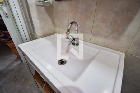 Casa de condomínio para alugar com 66m², 2 quartos e sem vaga Casa de condomínio para alugar com 66m², 2 quartos e sem vagaBanheiro Social