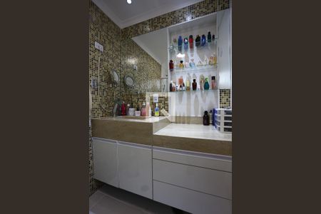 Apartamento à venda com 120m², 4 quartos e 3 vagasBanheiro da Suíte 1