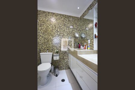 Apartamento à venda com 120m², 4 quartos e 3 vagasBanheiro da Suíte 1