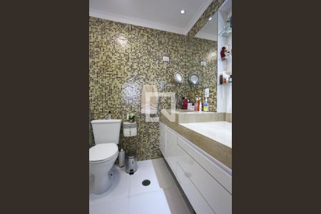 Apartamento à venda com 120m², 4 quartos e 3 vagasBanheiro da Suíte 1