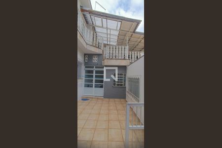 Casa à venda com 300m², 3 quartos e 3 vagas Casa à venda com 300m², 3 quartos e 3 vagasÁrea comum