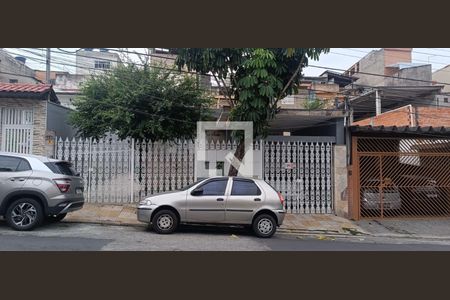 Casa à venda com 300m², 3 quartos e 3 vagas Casa à venda com 300m², 3 quartos e 3 vagasFachada