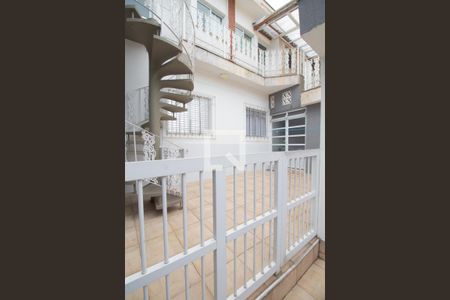 Casa à venda com 300m², 3 quartos e 3 vagas Casa à venda com 300m², 3 quartos e 3 vagasÁrea comum