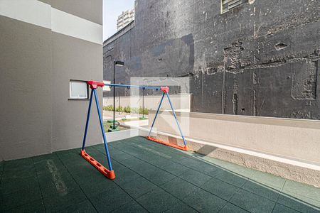 Studio à venda com 33m², 1 quarto e sem vaga Studio à venda com 33m², 1 quarto e sem vagaplay ground_4Área comum