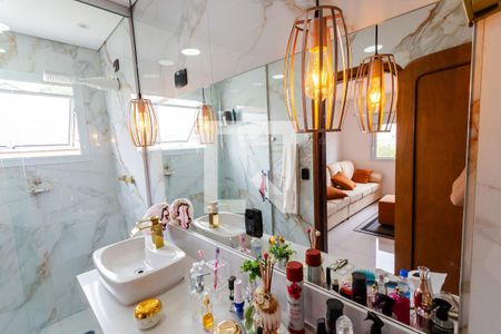 Casa à venda com 340m², 5 quartos e 6 vagasBanheiro da Suíte 1