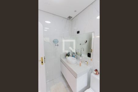 Casa à venda com 340m², 5 quartos e 6 vagasBanheiro da Suíte 2